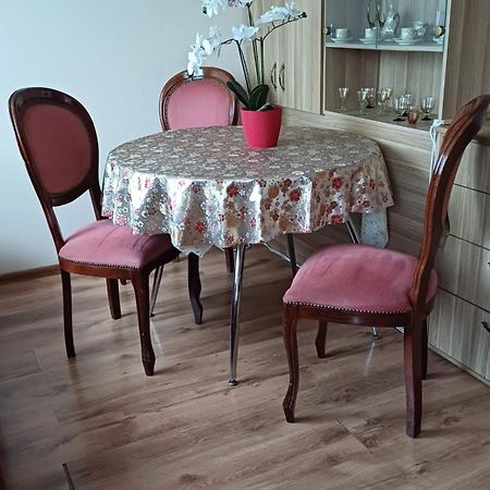 Ziemielu Mols Apartaments/Pirma Linija Pie Juras Liepaja Exterior photo